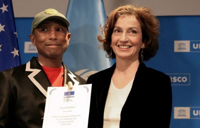 New important role for Pharrell Williams, he celebrates it with his wife Helen in a restaurant in Paris