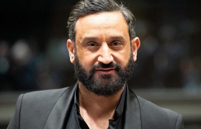 a demonstration organized at the foot of Arcom, Cyril Hanouna present