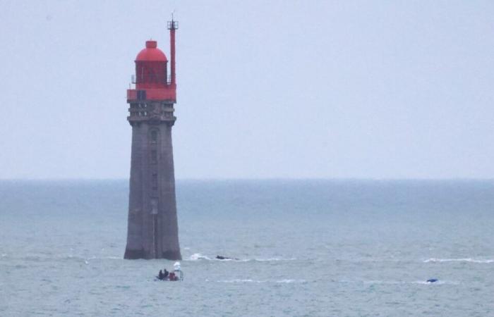 Video and photos. The impressive clearance of a 150 kg bomb off the coast of Saint-Malo