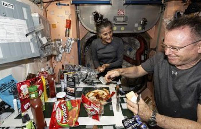 The return of the two American astronauts stuck in the ISS since June postponed again