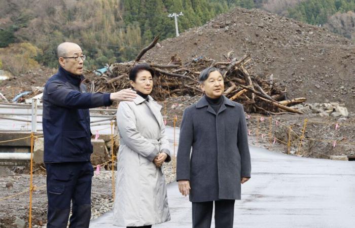 Japan’s Emperor Naruhito and Masako bow to mourn Ishikawa flood victims