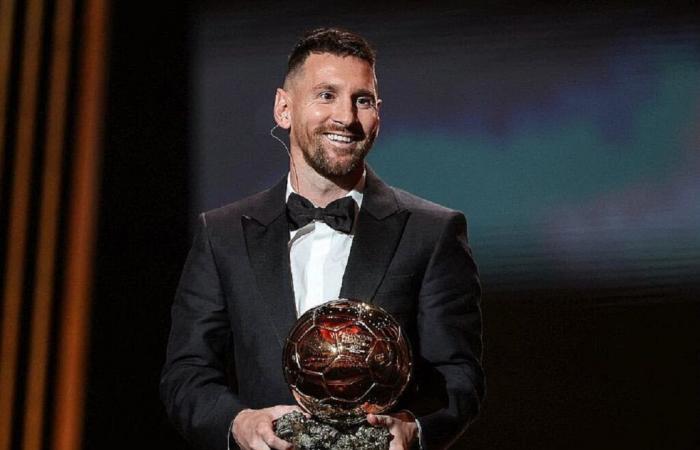 “When Messi won the Ballon d’Or, we were on the plane and he gave it to me”