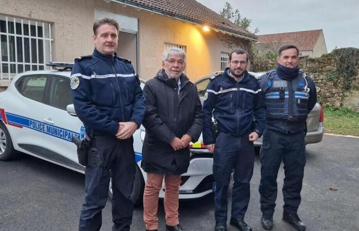 In Paimboeuf, the municipal police officer took up his duties