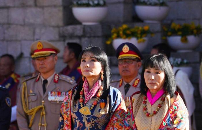 King Jigme Khesar, his heir, his father, the queens, princes and princesses of Bhutan gathered for the national day