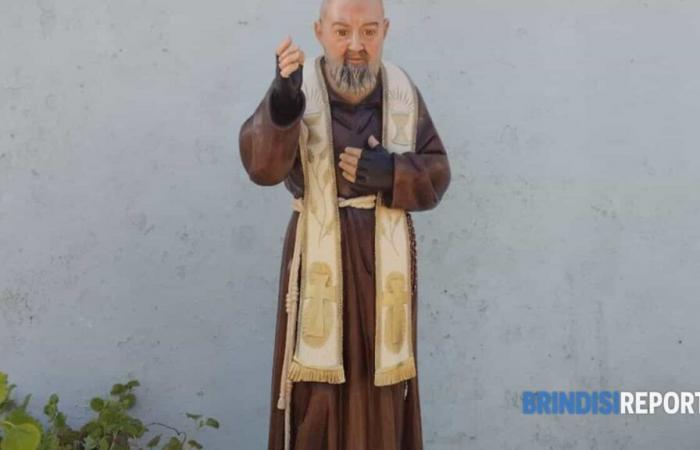 statues of Padre Pio, the Madonna and Jesus disappear