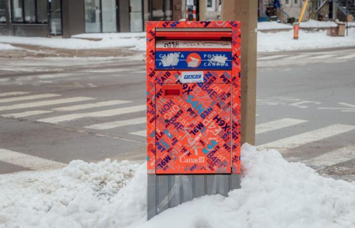 Operations resume at Canada Post after a month of strike