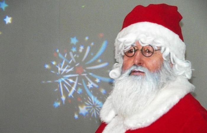 In Moëlan-sur-Mer, Santa Claus docks his sleigh at the port of Brigneau, Saturday December 21.