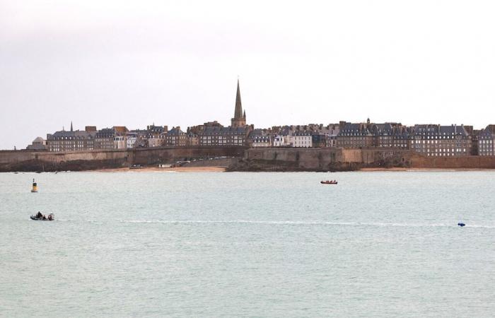 Video and photos. The impressive clearance of a 150 kg bomb off the coast of Saint-Malo