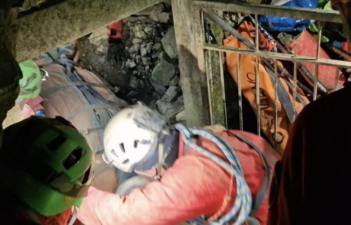 Stranded at a depth of 600 meters for 4 days: the speleologist stuck in the cave was rescued