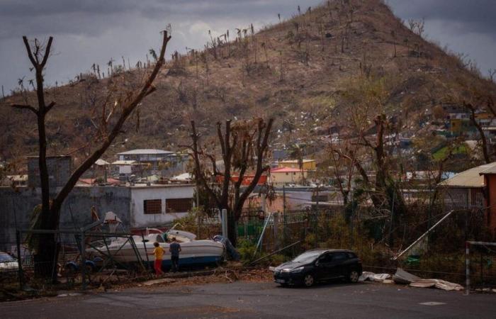 the archipelago spent a first night under curfew, food distributions planned for the day