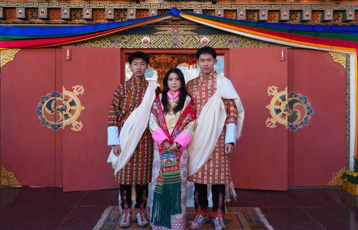 King Jigme Khesar, his heir, his father, the queens, princes and princesses of Bhutan gathered for the national day