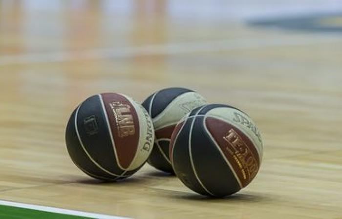 the administrative court suspends the closed session requested by the mayor of Nanterre