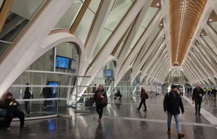 Mons station has just opened its doors: what do the first commuters think?