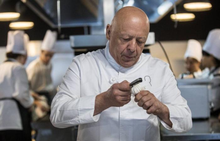 An RATP bus explodes the window of Thierry Marx’s restaurant