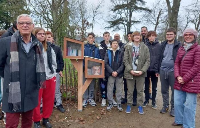 In Saint-Barthélemy-d’Anjou, the town’s first book boxes installed in the park