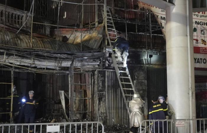 Eleven dead in Hanoi karaoke bar fire