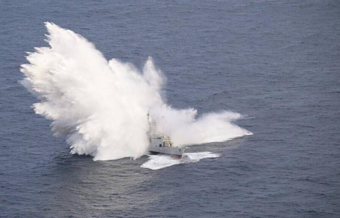 Literally cut in two: images of a former French Navy ship sunk by a heavy torpedo