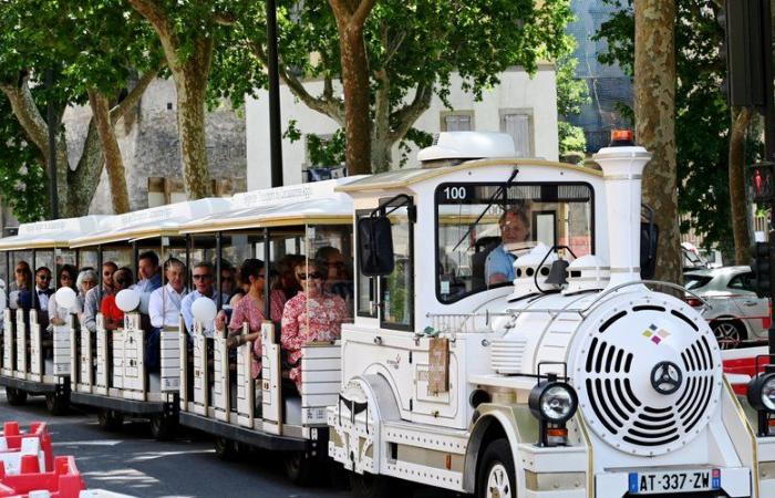 For the end of year celebrations, buses and the little train from Carcassonne Agglo are free!