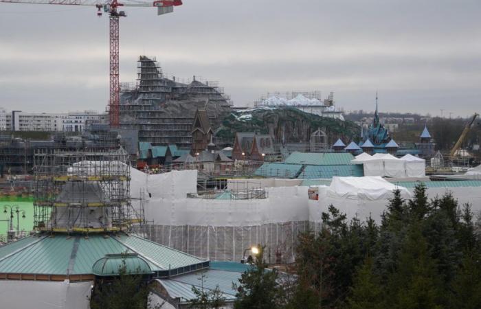 Eternal snow sets in at World of Frozen at Disneyland Paris