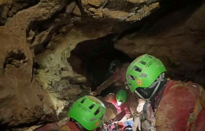 Bergamo: Injured researcher rescued from cave