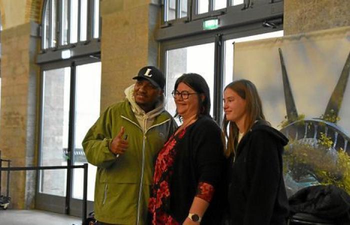 “Come on, let’s take the photo!” »: In Brest, Soprano moves the crowds to the Capuchins [Vidéo et photos]