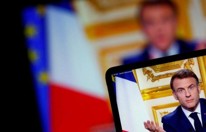 For Emmanuel Macron, the slow poison of calls for resignation