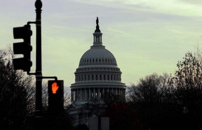 In the United States, the threat of a shutdown increases after the rejection of the budget text supported by Donald Trump