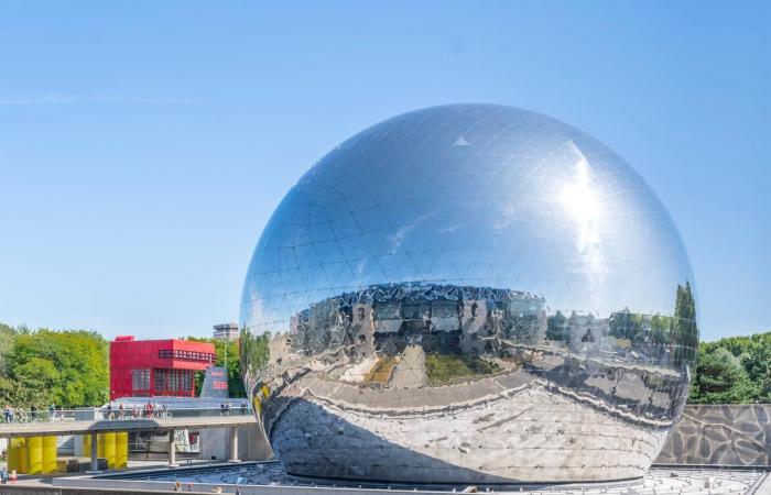 For its reopening, La Géode invites the Lion King