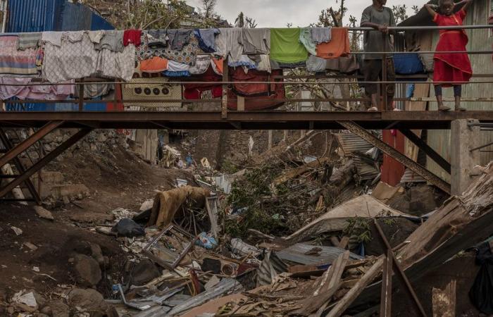 Cyclone Chido: on the spot, Macron promises more help for Mayotte