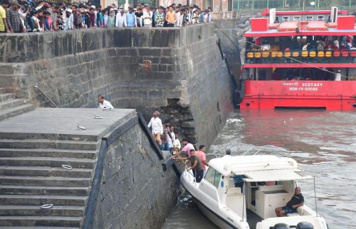 At least 13 dead in collision between military speedboat and ferry