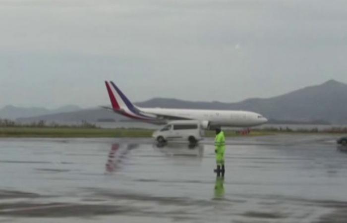 DIRECT. Emmanuel Macron has just arrived in Mayotte, 5 days after the passage of Cyclone Chido