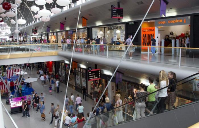 Near Calais. Three new stores open at the Cité Europe shopping center for the holidays