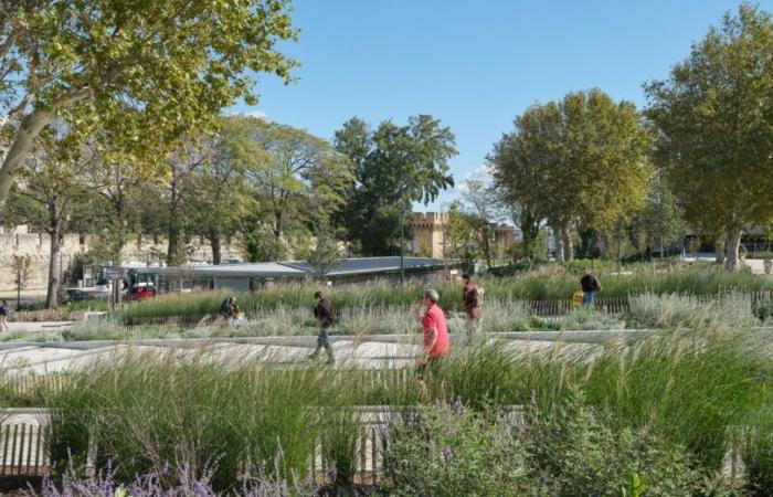 With the new central station square, Avignon stages its entrance to the city