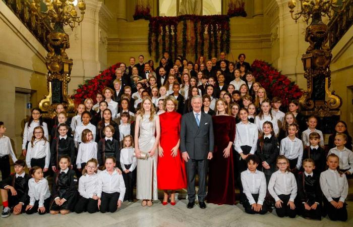 Princess Elisabeth in velvet and Princess Éléonore in silver to accompany King Philippe and Queen Mathilde to the Christmas concert