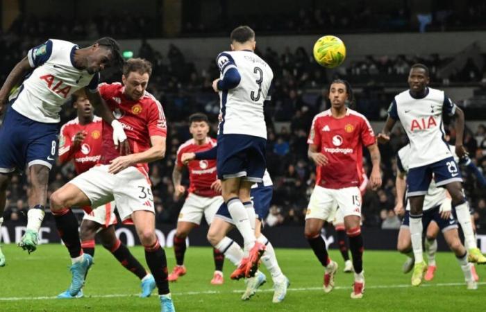 Carabo Cup, Tottenham and Manchester United 4-3. Spurs in the semi-finals