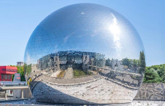 For its reopening, La Géode invites the Lion King