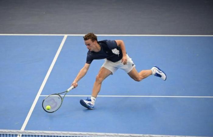 Luca Van Assche defeat and 4 sets par Alex Michelsen au Next Gen Finals