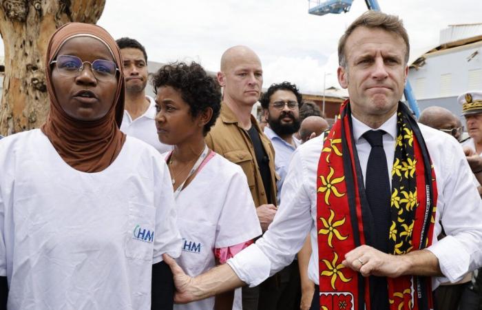 Coming to provide support to the population, Emmanuel Macron announces to extend his trip to Mayotte