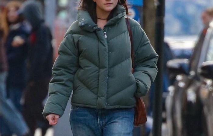 Suri Cruise, a true lookalike of her father Tom Cruise, on the front line to support her mother Katie Holmes during a symbolic day