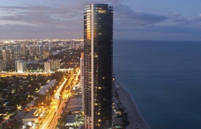 The Porsche Design Tower in Miami s’enfonce