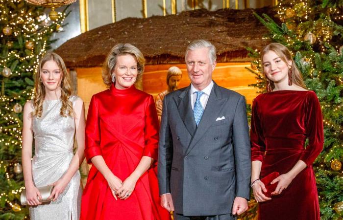 Princess Elisabeth in velvet and Princess Éléonore in silver to accompany King Philippe and Queen Mathilde to the Christmas concert