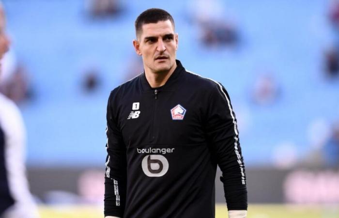 three major packages for Rouen, Vito Mannone holder