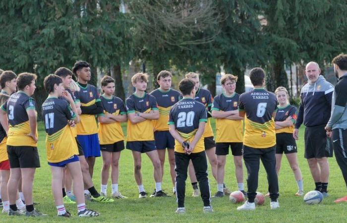 When Stade Toulousain player Mathis Castro-Ferreira visits his brother at Adriana high school in Tarbes