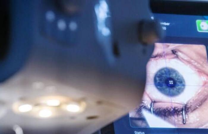 In pictures – Laser eye operations