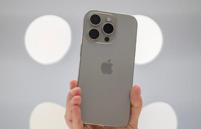 No, iPhone 17 Pro Max will not have horizontal cameras