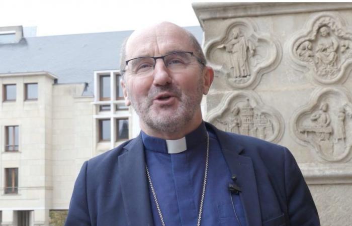 Bishop Gérard Le Stang gives a tour of Notre-Dame Cathedral in Amiens