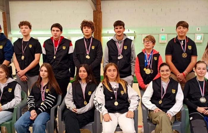 The cadets and juniors of the Narbonne Shooting Society climb onto 19 regional podiums