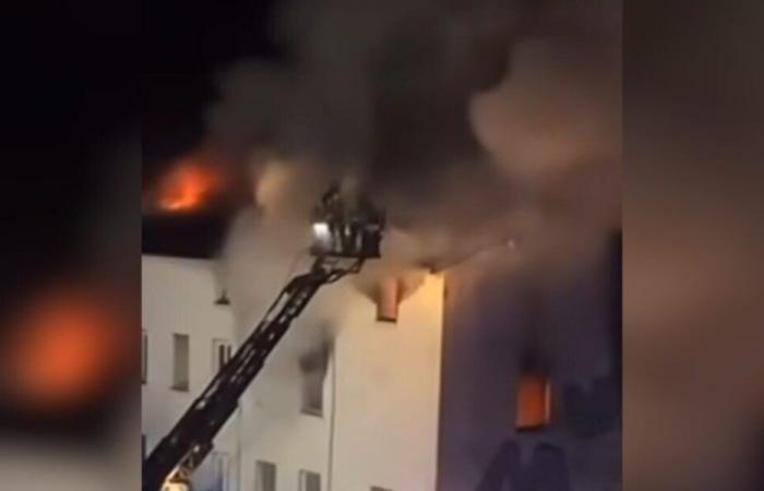 After the fire of a squat in Caluire, the building partly demolished