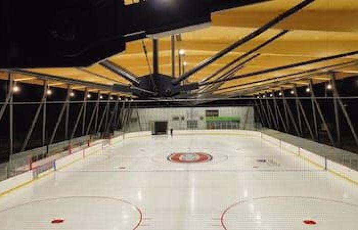 The Victoria Park ice rink will be ready on December 23… with its CH logo