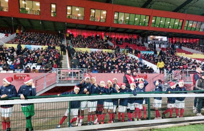 French Cup. FC Rouen logically loses in the 32nd final against Lille